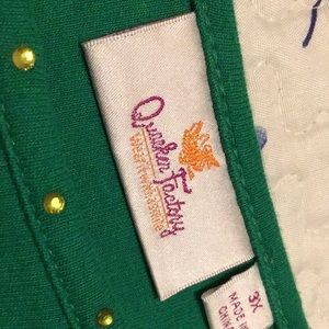 Quacker Factory top. Kelly Green